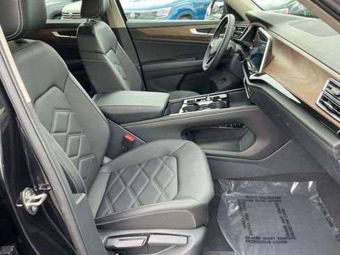 Certified 2025 Volkswagen Atlas SE w/ Black Wheel Package AWD/4WD image 23