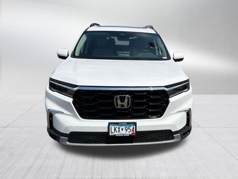 Used 2024 Honda Pilot Touring image 2