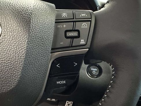 Used 2025 Toyota Camry SE w/ Convenience Package FWD image 30