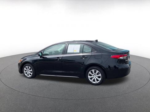 Used 2025 Toyota Corolla LE FWD image 10
