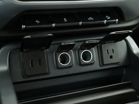 Used 2017 GMC Sierra 1500 SLT w/ SLT Premium Package image 19