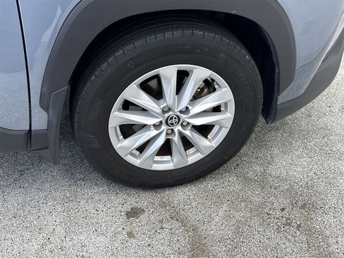 Used 2023 Toyota Corolla Cross LE image 43