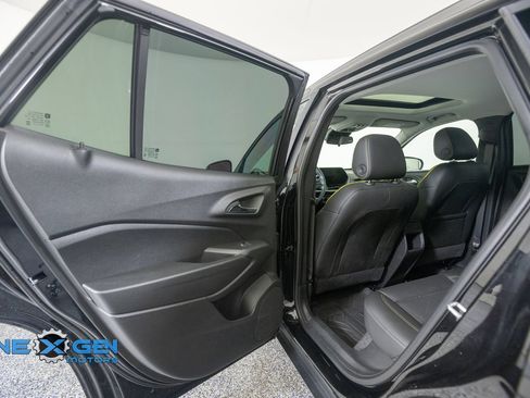Used 2024 Chevrolet Trax ACTIV w/ Sunroof Package FWD image 24
