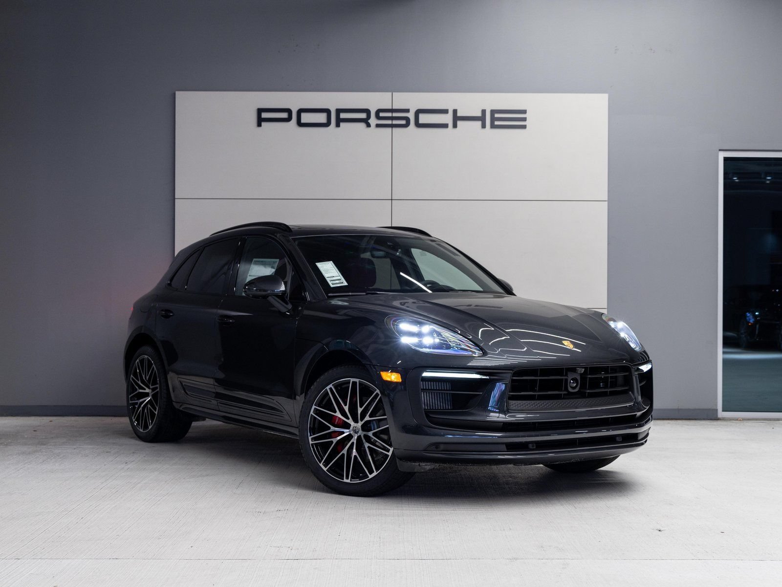 Certified 2026 Porsche Macan S AWD/4WD image 9