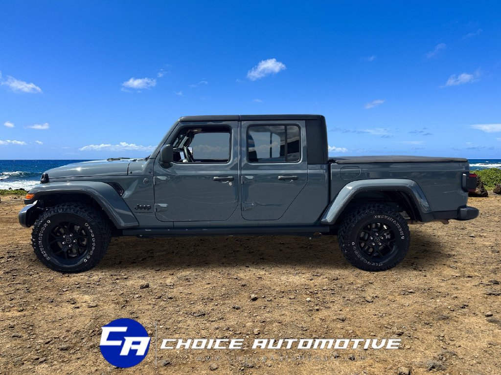 Used 2024 Jeep Gladiator Sport AWD/4WD image 3