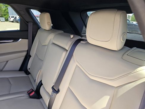 Used 2019 Cadillac XT5 FWD image 29