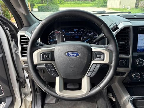 Used 2020 Ford F250 Lariat w/ Lariat Ultimate Package AWD/4WD image 18