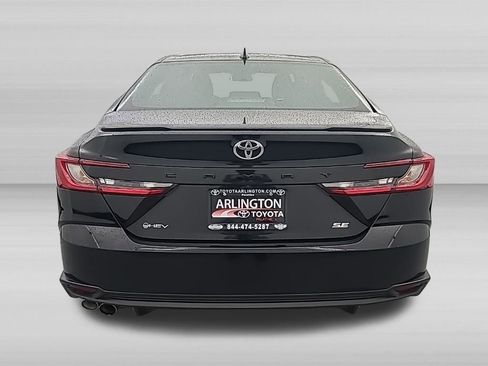 Used 2025 Toyota Camry SE FWD image 5