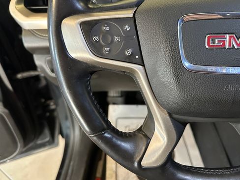 Used 2017 GMC Acadia Denali w/ Technology Package AWD/4WD image 10