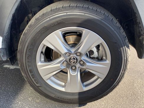 Used 2025 Toyota RAV4 LE image 29