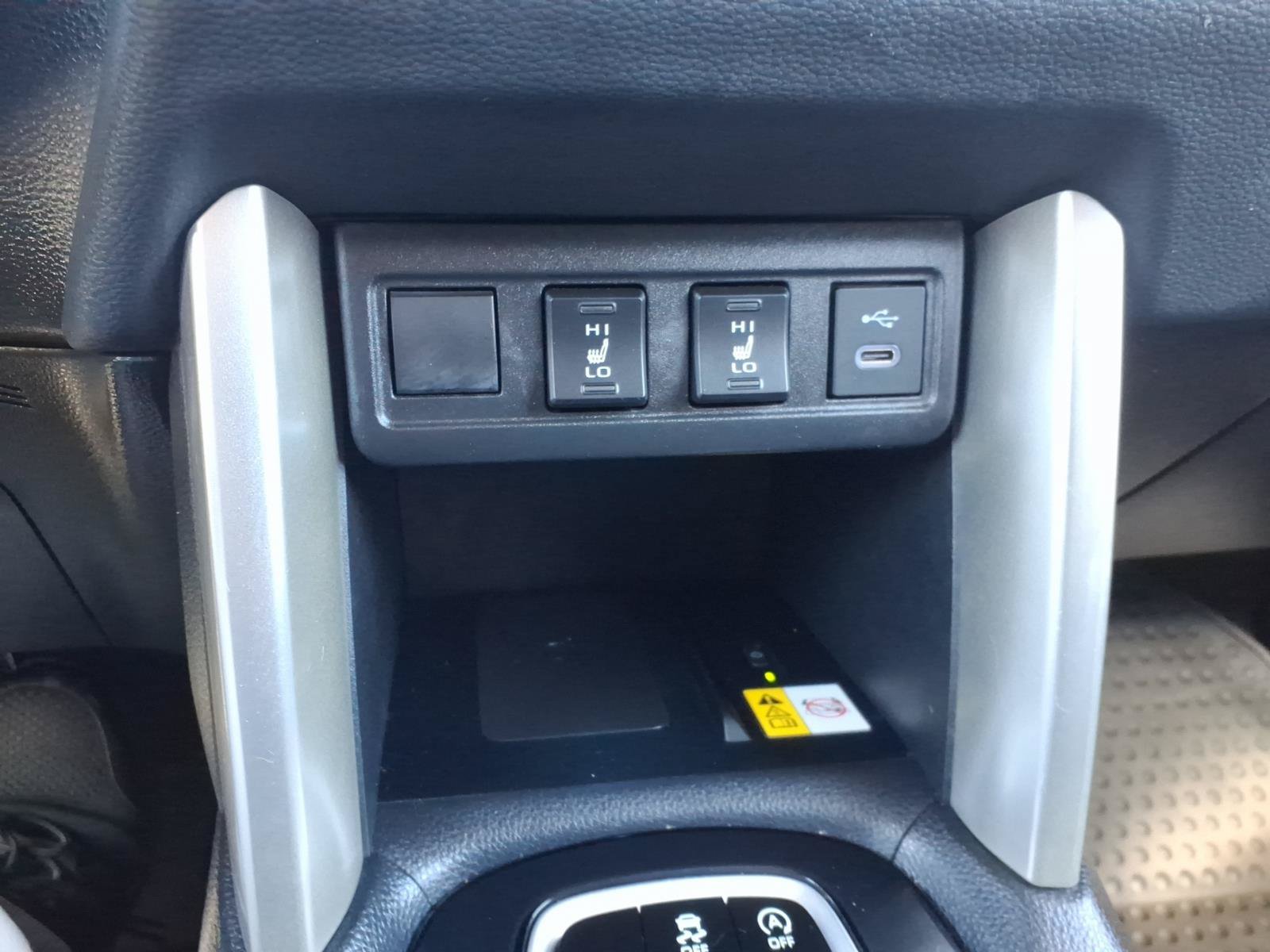 Used 2023 Toyota Corolla Cross XLE w/ Convenience Package FWD image 24