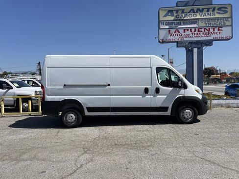 Used 2023 RAM ProMaster 2500 FWD image 2