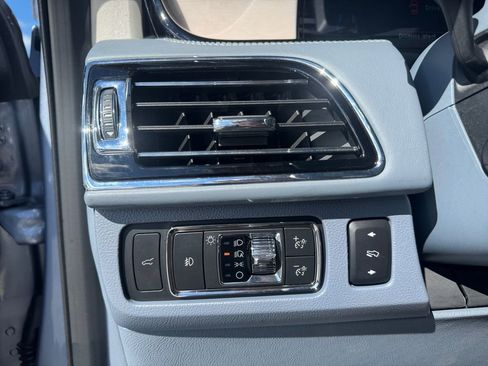 Used 2022 Lincoln Navigator L Black Label image 21