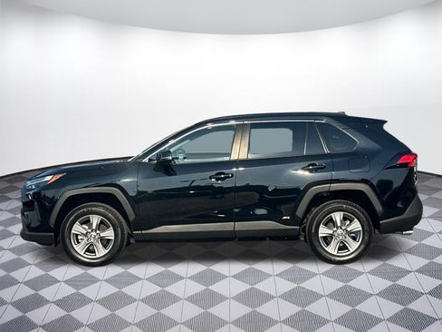 Used 2025 Toyota RAV4 XLE AWD/4WD image 2