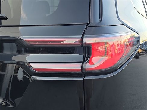 Certified 2025 GMC Acadia Elevation image 10