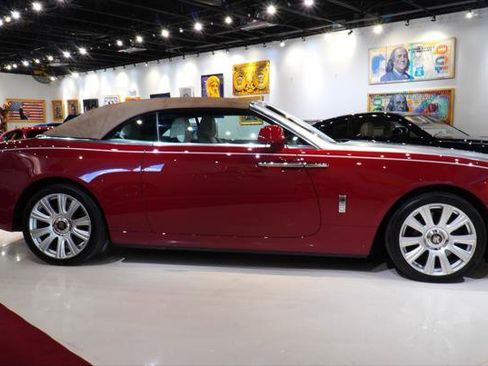 Used 2017 Rolls-Royce Dawn image 17