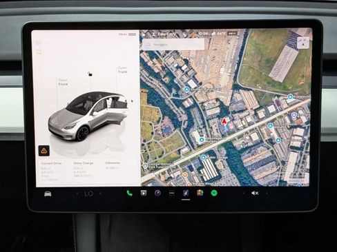 Used 2022 Tesla Model Y Performance image 11