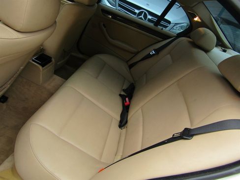 Used 2001 BMW 325i Sedan RWD image 7