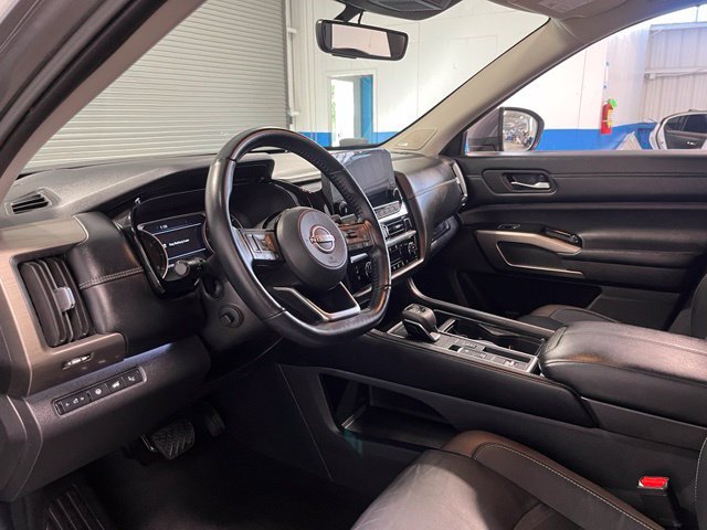 Used 2023 Nissan Pathfinder Platinum w/ Cargo Package FWD image 24