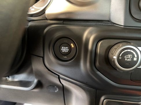 Used 2019 Jeep Wrangler Unlimited Sport AWD/4WD image 29
