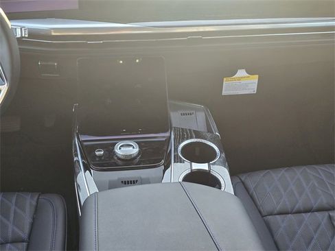 New 2025 Cadillac Escalade IQ Luxury 1 w/ Smart Trailering package image 18