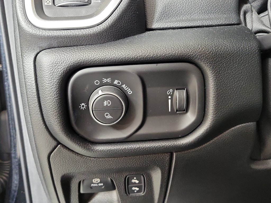 Used 2020 RAM 1500 Big Horn RWD image 13