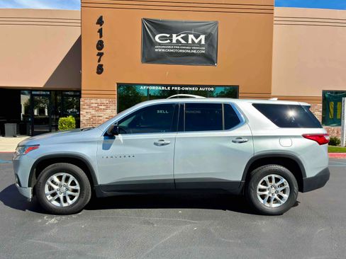 Used 2019 Chevrolet Traverse LS FWD image 3