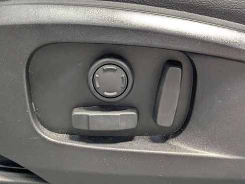 Used 2023 Land Rover Defender 110 S image 11