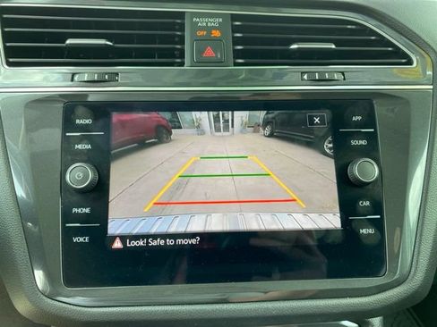 Used 2023 Volkswagen Tiguan SE w/ Panoramic Sunroof Package AWD/4WD image 24