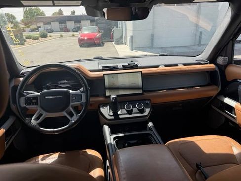 Used 2023 Land Rover Defender 130 SE AWD/4WD image 2
