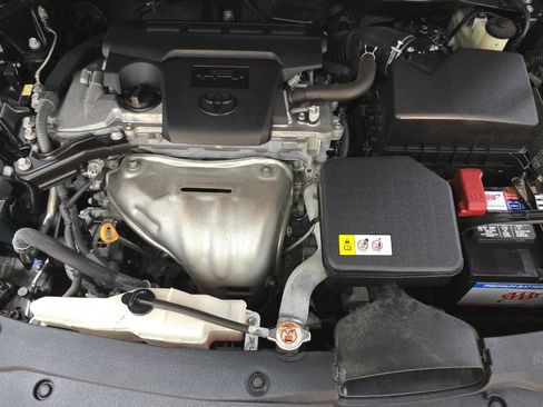 Used 2017 Toyota Camry SE w/ Moonroof Package image 15