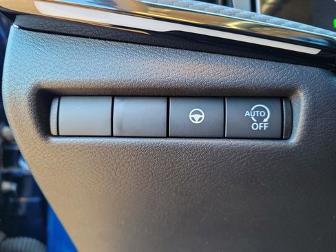 Certified 2025 Nissan Kicks SR image 20