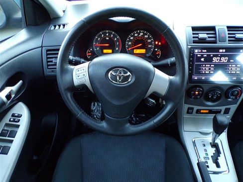Used 2010 Toyota Corolla S image 32