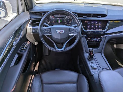 Used 2021 Cadillac XT6 Premium Luxury image 14