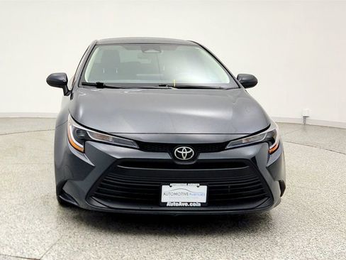 Used 2025 Toyota Corolla LE image 2