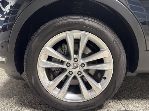 Used 2018 Ford Explorer Limited w/ Equipment Group 301A image 4