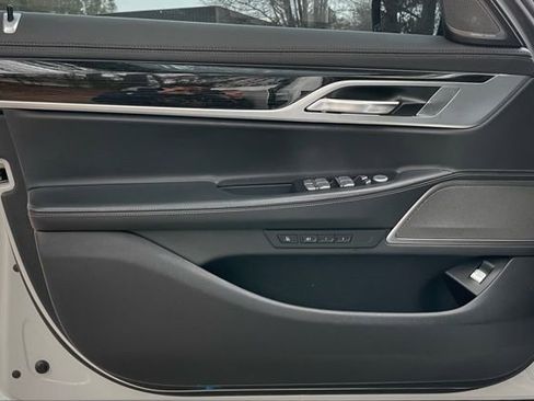 Used 2019 BMW 750i xDrive w/ M Sport Package image 14
