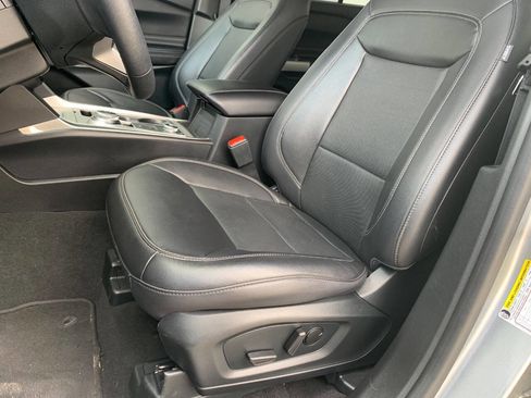 Used 2024 Ford Explorer Limited AWD/4WD image 10