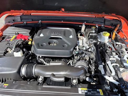 Used 2023 Jeep Wrangler Unlimited Rubicon 4xe AWD/4WD image 32