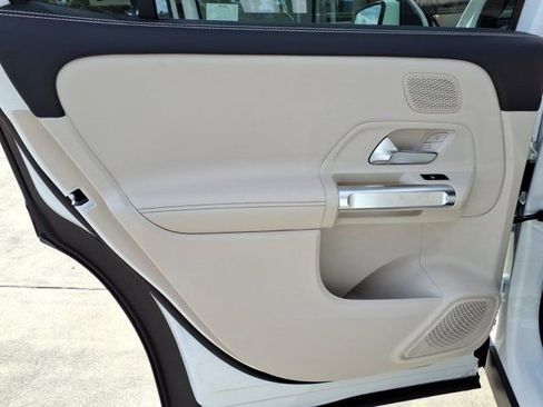 New 2026 Mercedes-Benz GLB 250 image 17