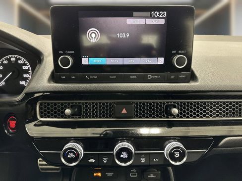 Used 2023 Honda Civic Sport image 9