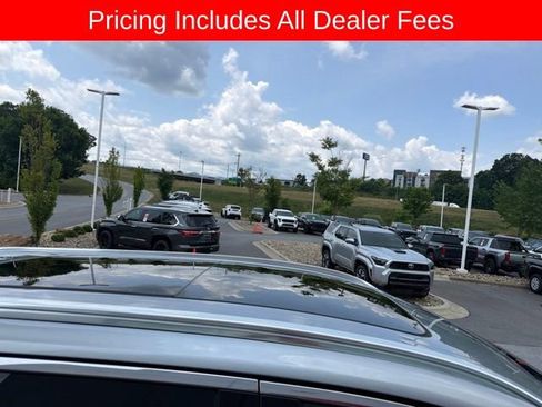 Used 2020 Lincoln Aviator Reserve w/ Equipment Group 201A RWD image 13