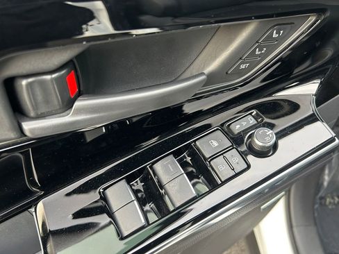 Used 2023 Subaru Solterra AWD image 23