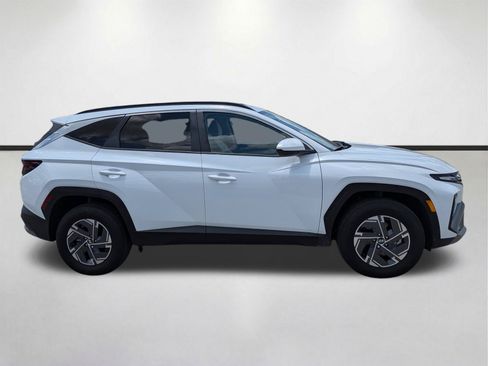 Used 2025 Hyundai Tucson Blue AWD/4WD image 3