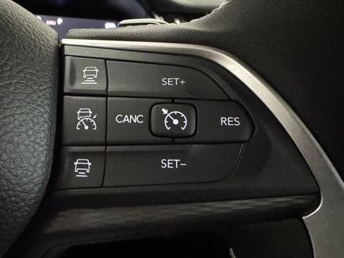 New 2025 Jeep Grand Cherokee Altitude image 27