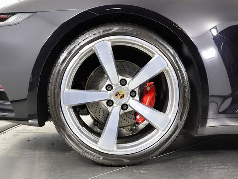 Certified 2021 Porsche 911 Targa 4S image 22