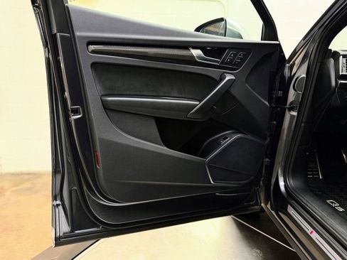 Used 2022 Audi SQ5 Premium w/ Convenience Package image 12