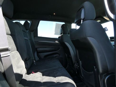 Used 2017 Jeep Grand Cherokee Laredo w/ Quick Order Package 23E image 16