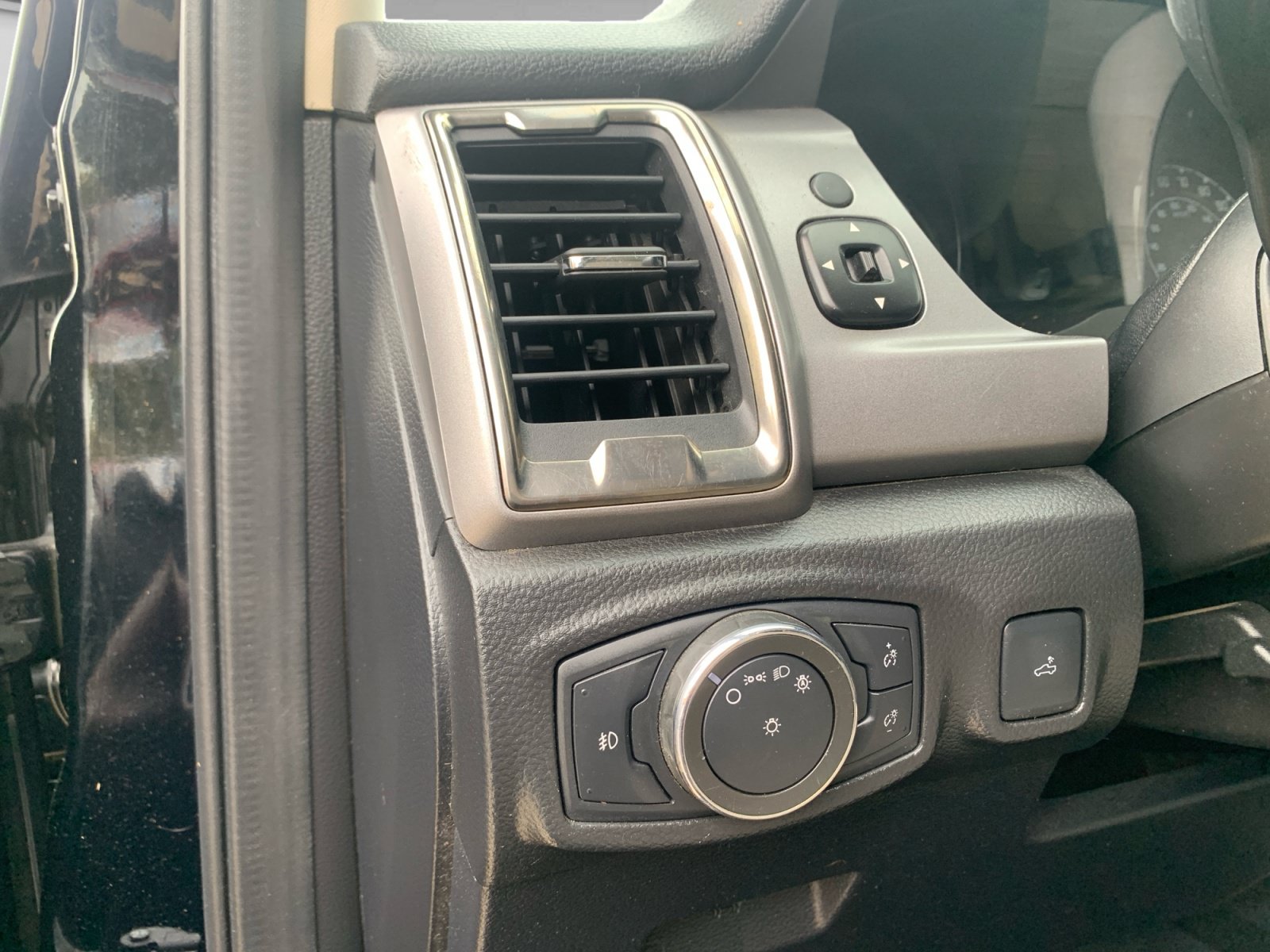 Used 2021 Ford Ranger XLT w/ Equipment Group 301A Mid AWD/4WD image 19