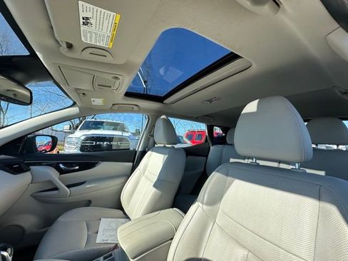 Used 2019 Nissan Rogue Sport SL w/ Premium Package image 26